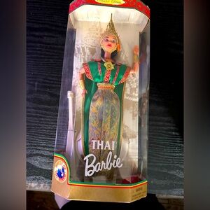 1998 THAI BARBIE Doll from Dolls of the World Collection NRFB 18561